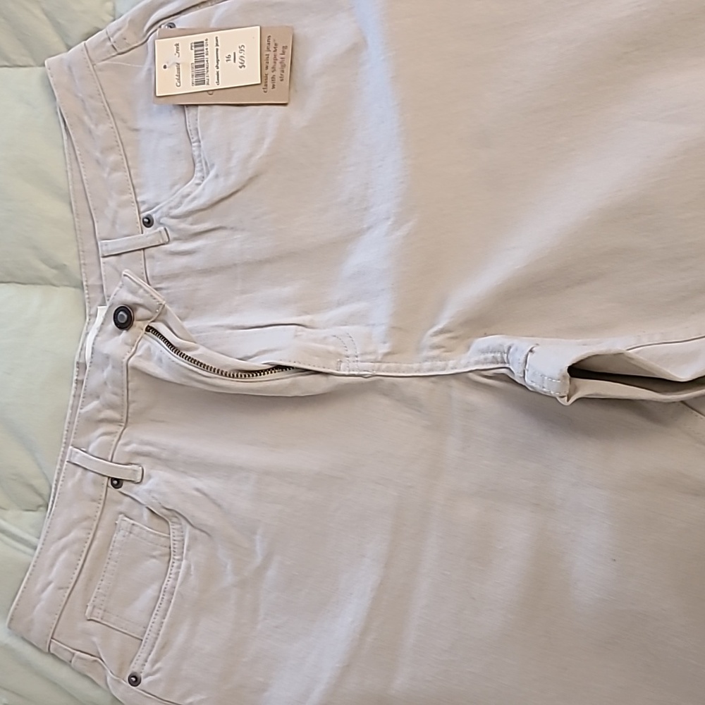 Coldwater Creek classic shapeme Jean, straight leg, in off white